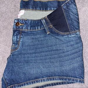 Isabel Maternity shorts. Size 6/28.